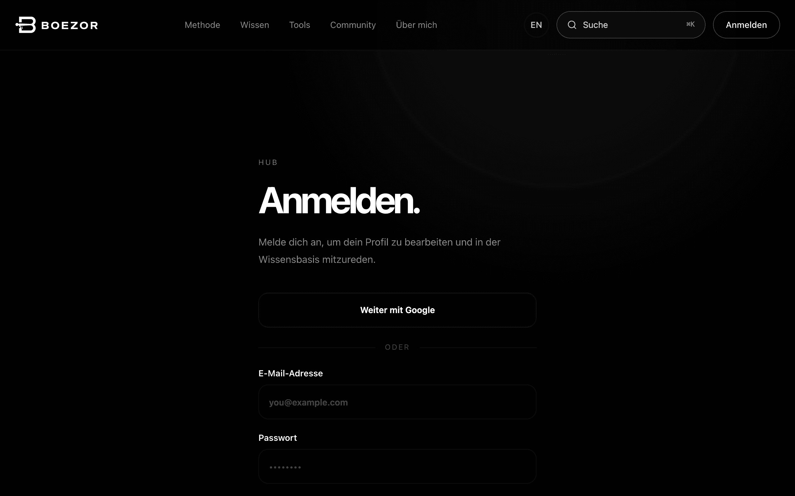 Die BOEZOR-Anmeldeseite mit E-Mail und Google als Anmeldemöglichkeit.